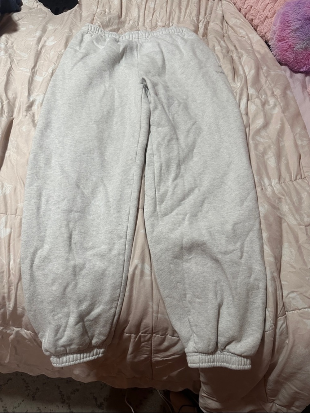Aritzia cuffed joggers sweats